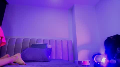 Snapshot of mia_0_ chatting on 11-11-25, 07:36 Emi online show from 11-11-25, 07:36