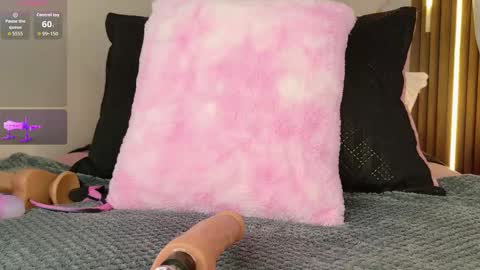 Mia Blonde online show from 10-19-25, 08:09