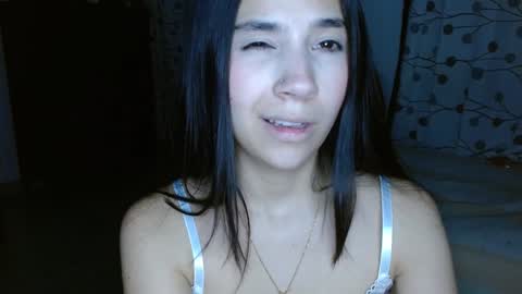 Mia online show from 01-03-25, 12:33