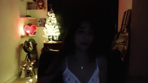 Mia online show from 01-08-25, 01:42