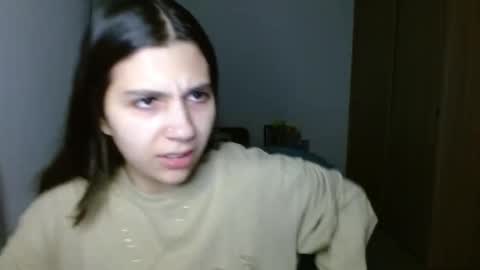 Mia online show from 10-17-25, 01:31