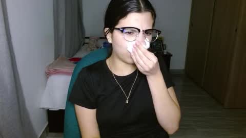 Mia online show from 11-07-25, 03:28