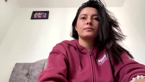 Mia  online show from 11-17-25, 06:57