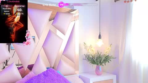 Mia online show from 10-11-25, 12:58