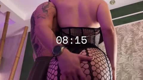 Andre and Mia online show from 11-24-25, 06:35