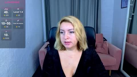 Mia online show from 09-26-25, 06:39