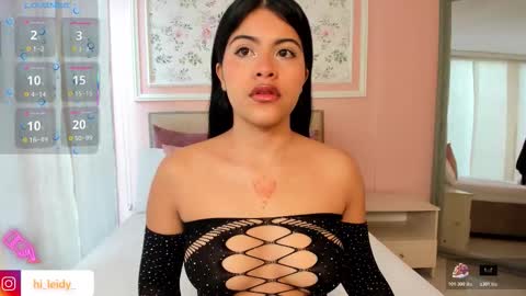 Snapshot of mia_cano_ chatting on 11-26-25, 11:44 Mia Cano online show from 11-26-25, 11:44