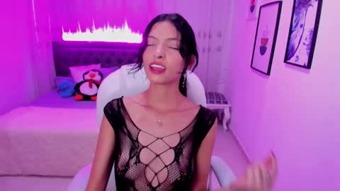 Mia online show from 11-26-25, 08:10