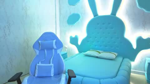 Mia Cuttee online show from 11-06-25, 04:02