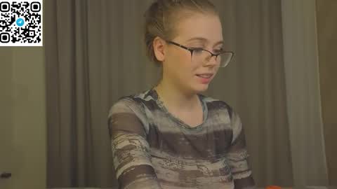 Mia online show from 10-21-25, 11:22