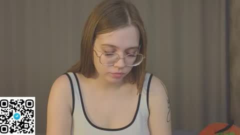 Mia online show from 11-07-25, 12:27