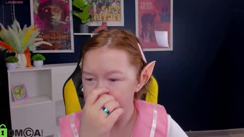 Mia online show from 11-22-25, 03:16