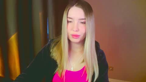 Mia online show from 01-11-25, 06:35