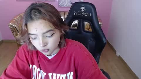 Mia online show from 10-17-25, 12:52