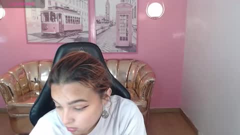 Mia online show from 11-01-25, 12:40