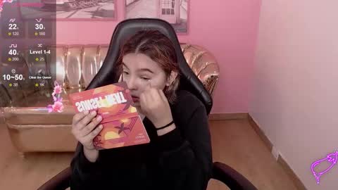 Mia online show from 11-08-25, 12:49