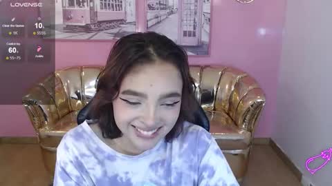 Mia online show from 11-25-25, 01:33