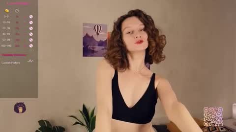 Mia  online show from 09-14-25, 01:32