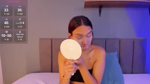 mia_gil_ online show from 09-20-25, 07:37
