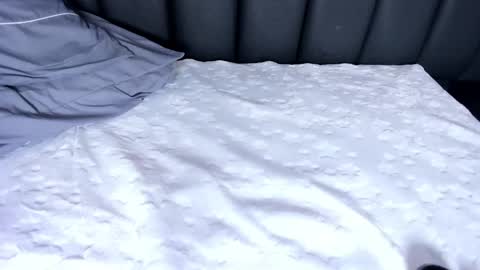  I am Mia  online show from 02-17-25, 04:15