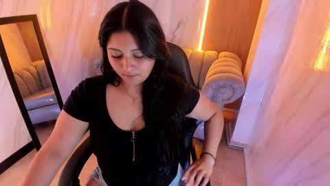 Mia online show from 10-06-25, 08:28