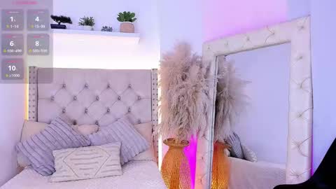 mia_juicy_ online show from 10-18-25, 09:26