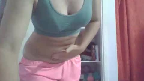 Mia online show from 10-21-25, 02:12