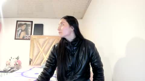 mia kaneee online show from 09-17-25, 01:40
