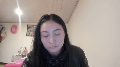 mia kaneee online show from 09-18-25, 05:48