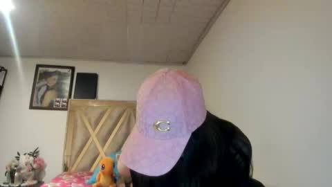 mia kaneee online show from 11-28-25, 11:07