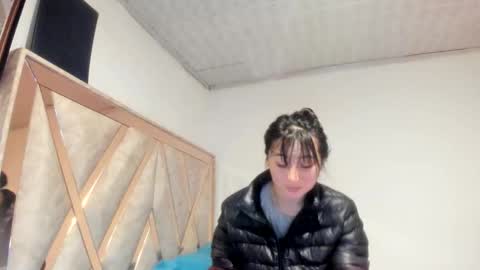 mia kaneee online show from 12-23-25, 04:10