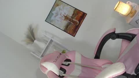 Snapshot of mia_kiss_lashes chatting on 02-25-26, 02:27 Your Pretty Petite Mia online show from 02-25-26, 02:27