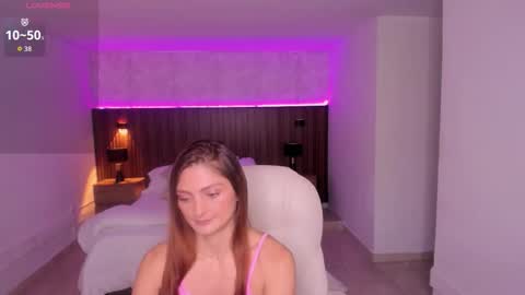 Snapshot of mia_lanee_ chatting on 10-22-25, 11:21 Mia Lane online show from 10-22-25, 11:21
