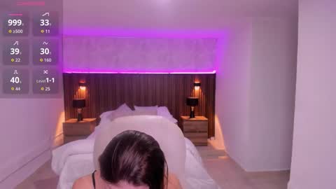 Snapshot of mia_lanee_ chatting on 10-24-25, 11:06 Mia Lane online show from 10-24-25, 11:06