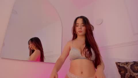 Snapshot of mia_lombana chatting on 11-17-25, 08:25 mia_lombana online show from 11-17-25, 08:25