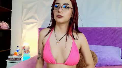 Mia online show from 09-26-25, 07:51