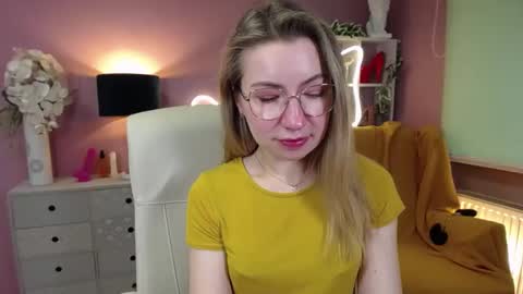 Mia online show from 12-04-24, 11:30