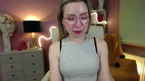 Mia online show from 12-05-24, 11:05