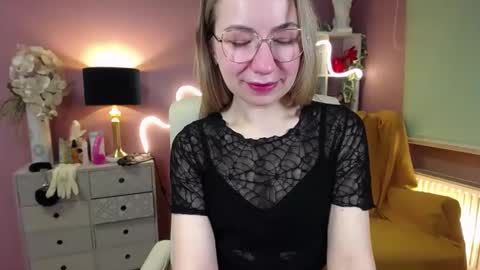 Mia online show from 12-13-24, 08:09