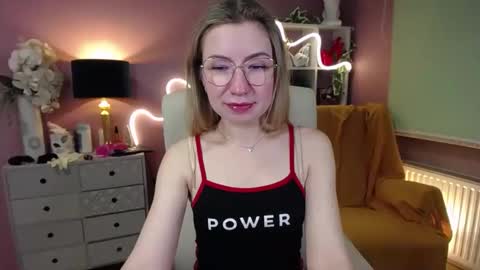Mia online show from 12-17-24, 10:55