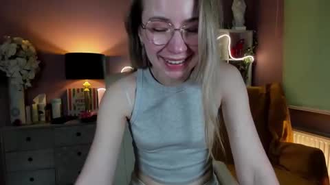 Mia online show from 01-26-25, 01:47