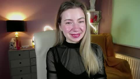 Mia online show from 03-12-25, 07:35