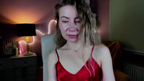 Mia online show from 11-16-25, 02:44