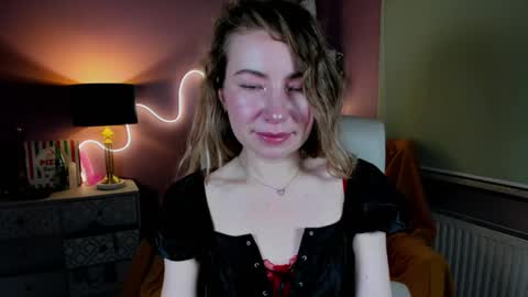 Mia online show from 11-30-25, 03:05