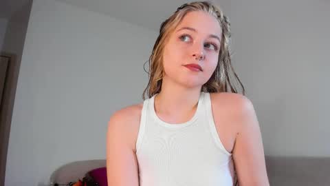 Mia here Appreciate your support online show from 11-28-25, 01:25