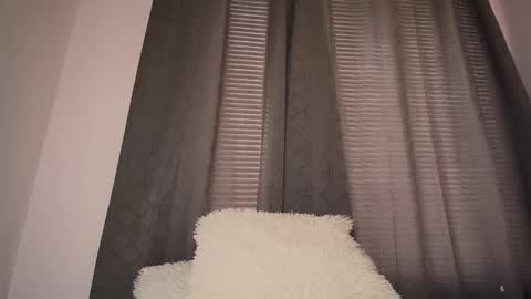 mia independent model online show from 10-17-25, 02:08