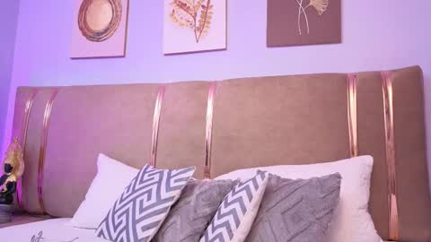 Mia online show from 03-18-26, 12:08