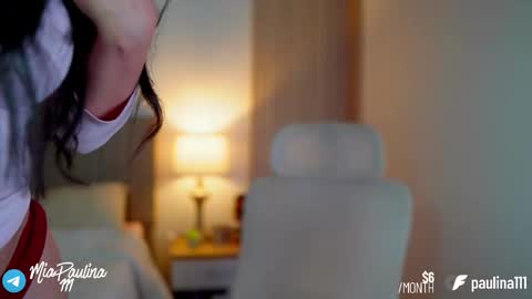 Snapshot of mia_paulina chatting on 11-28-25, 03:42 Instagram Nelyiramirez online show from 11-28-25, 03:42