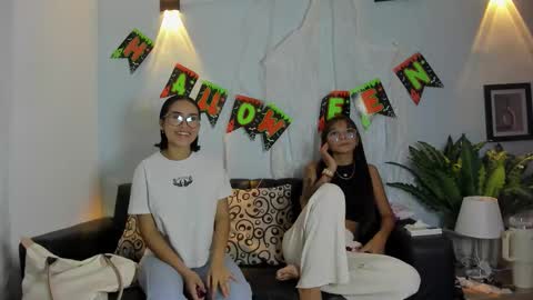 Snapshot of mia_petite72 chatting on 11-04-25, 10:42 mia_petite72 online show from 11-04-25, 10:42