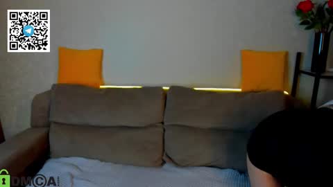 Mia online show from 10-21-25, 01:17